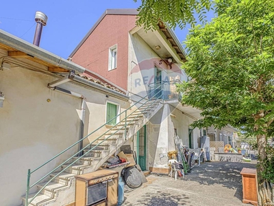 Casa indipendente in vendita 5 Stanze da letto a Ragalna