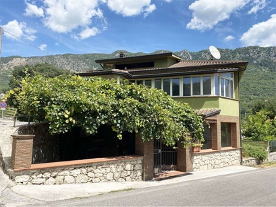 Casa indipendente in vendita a Belmonte Castello
