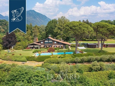 Prestigiosa villa di 1019 mq in vendita Laveno-Mombello, Lombardia