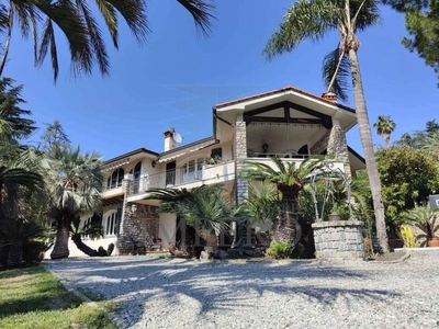 Esclusiva villa di 290 mq in vendita Via Iride, 39, Bordighera, Liguria