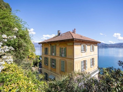 Prestigiosa villa di 426 mq in vendita Oggebbio, Italia