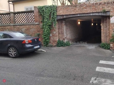Garage/Posto auto in Affitto in a Siena