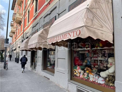 Negozio in vendita a Milano viale Umbria, 50