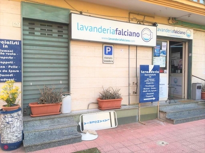 Negozio/Locale commerciale in Affitto in a Caserta