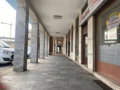 Negozio/Locale commerciale in Affitto in Piazza Giacomo Matteotti 18 a Grugliasco