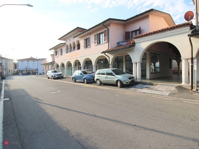 Negozio/Locale commerciale in Affitto in Via Alcide De Gasperi a Torbole Casaglia