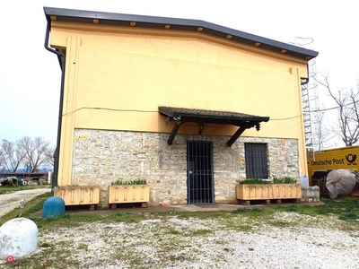 Negozio/Locale commerciale in Affitto in Via Belleguardello a Borgosatollo
