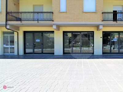 Negozio/Locale commerciale in Affitto in Via dell'Assino 77 a Gubbio