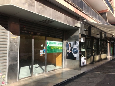 Negozio/Locale commerciale in Affitto in Via Duca del Mare a Latina