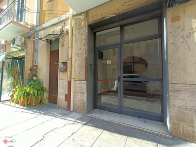 Negozio/Locale commerciale in Affitto in Via Giuseppe Crispi 121 a Palermo