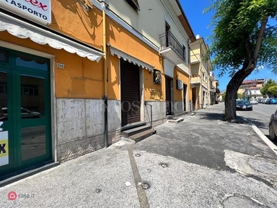 Negozio/Locale commerciale in Affitto in Via Giuseppe Garibaldi a Avezzano