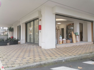 Negozio/Locale commerciale in Affitto in Viale Gabriele D'Annunzio a Riccione