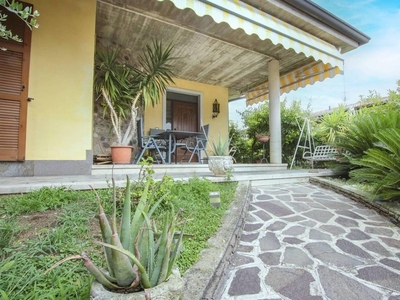 Prestigiosa villa di 220 mq in vendita Peschiera del Garda, Veneto
