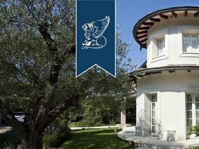 Prestigiosa villa di 600 mq in vendita, Forte dei Marmi, Toscana