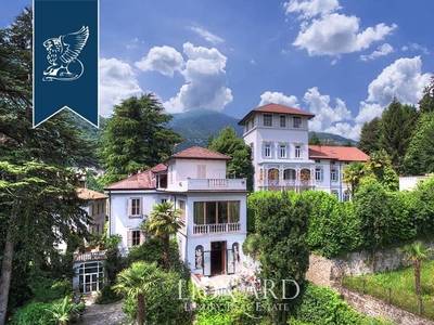 Prestigiosa villa di 860 mq in vendita, Dizzasco, Lombardia