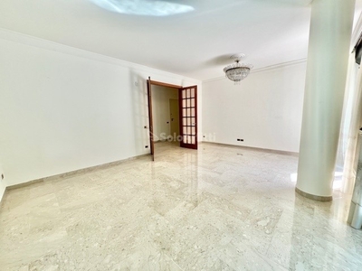 Quadrilocale in Affitto a Bari, zona Murat, 1'380€, 120 m²