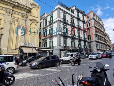 Quadrilocale in Vendita a Napoli, 420'000€, 150 m²