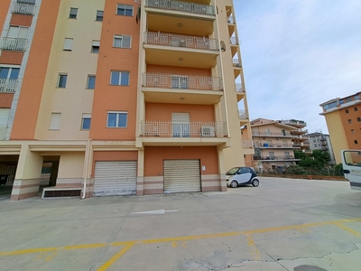 Quadrilocale in Vendita a Reggio Calabria, 105'000€, 110 m²