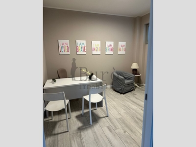 Ufficio in Affitto a Parma, zona Parma Frazioni - Delegazioni, 200€, 15 m²