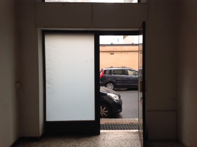 Ufficio in Affitto a Vercelli, zona Semicentro, 20 m²