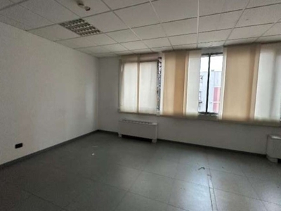 Ufficio in Vendita a Genova, zona Sampierdarena, 44'625€, 59 m²