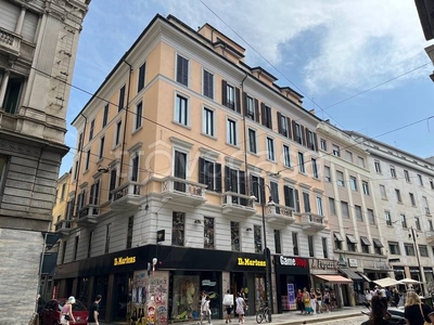 Ufficio in vendita a Milano via dei Piatti, 2