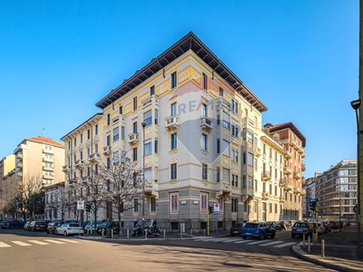 Ufficio in vendita a Milano via Washington, 27
