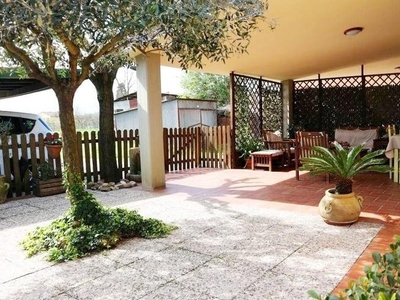 Villa Bifamiliare con giardino a Porcari