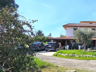 Villa bifamiliare in vendita a Fiano Romano Roma