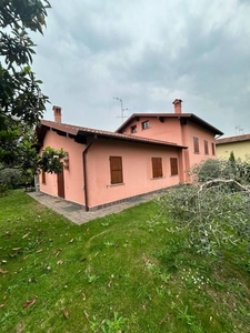 Villa di 263 mq in affitto Via Aldo Moro, 2, Lomagna, Lecco, Lombardia