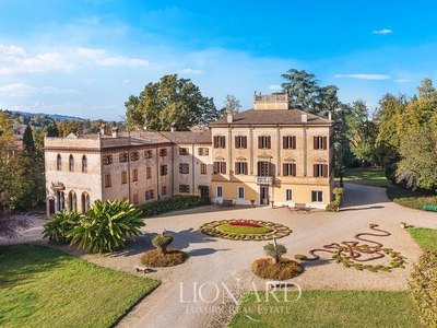 Villa esclusiva incastonata in un parco all’inglese di 25000 mq tra Maranello e Modena