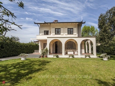 Villa in Affitto in Via della Barbiera 6 a Forte dei Marmi