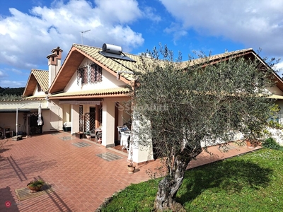 Villa in Affitto in Via della Madonnella 16 a Rocca di Papa