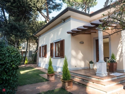 Casa indipendente in Affitto in Via Italia a Pietrasanta