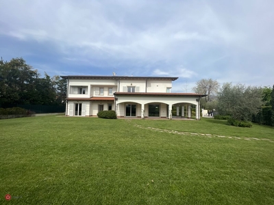 Villa in Affitto in Via Padre Ignazio da Carrara a Forte dei Marmi