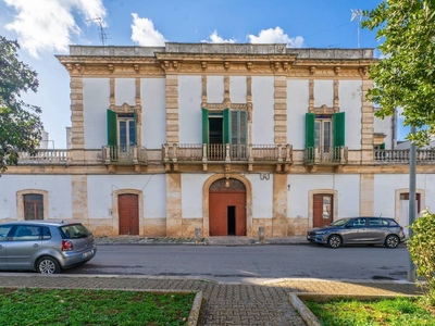 Villa in vendita 12 Stanze da letto a Sammichele Di Bari