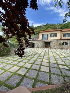 Villa in vendita 5 Stanze da letto a Riva Ligure