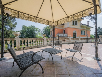 Villa in vendita 6 Stanze da letto a Gignese