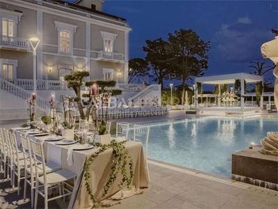 Villa in vendita 8 Stanze da letto a Gravina In Puglia