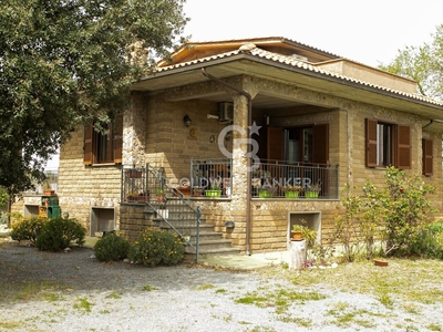 Villa in vendita a Blera