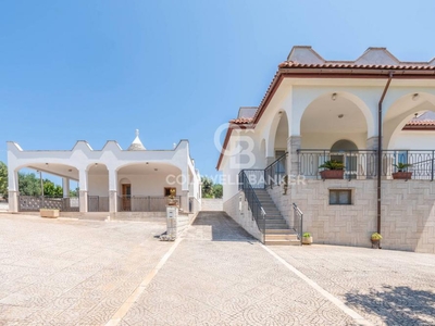 villa in vendita a Cisternino