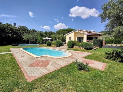 Villa in vendita a Orbetello