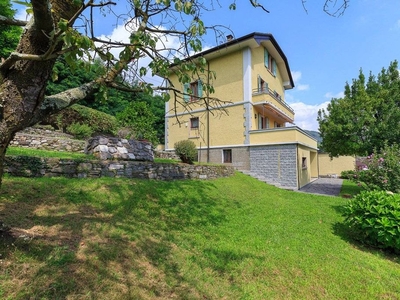 Villa in vendita Via alla Chiesa, Meina, Piemonte