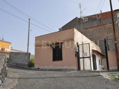 villa indipendente in vendita a Catania