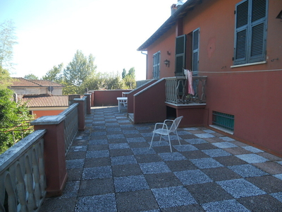 Casa indipendente con giardino a Castelnuovo Magra