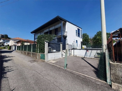 Casa Indipendente in vendita a Como via Montelungo