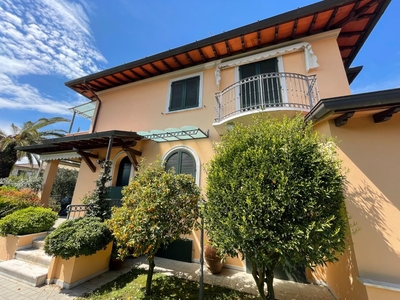 Villa Bifamiliare in vendita, Pietrasanta tonfano