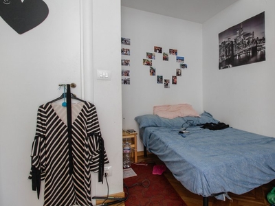 Accogliente camera in appartamento con 3 camere da letto a Vanchiglia, Torino