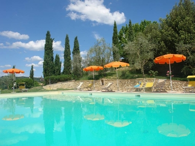 Appartamento a Poggibonsi con giardino, piscina e barbecue