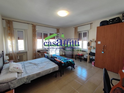Appartamento in Affitto a Chieti, zona Chieti Scalo Centro, 860€, 150 m², arredato